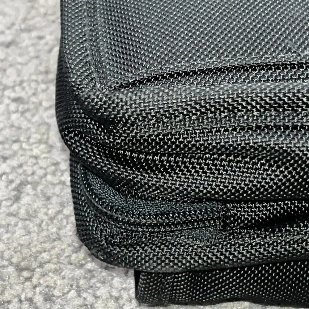 TUMI 26516D4 Compact Large Screen Nylon & Leather Computer Brief Case Black EUC